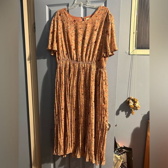 Floral dress - Picture 2 of 8